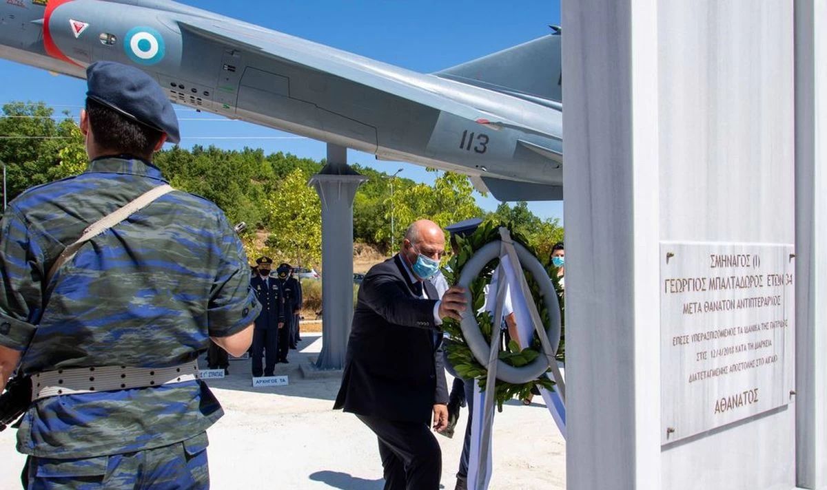 Γιώργος Μπαλταδώρος: Συγκινεί το βίντεο με τα αποκαλυπτήρια του μνημείου του